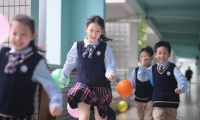 畢業(yè)季里的校服美學(xué):從成長(zhǎng)見(jiàn)證到美育覺(jué)醒