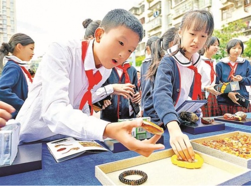 &ldquo;雙減&rdquo;之下，我們如何生活，就如何帶娃