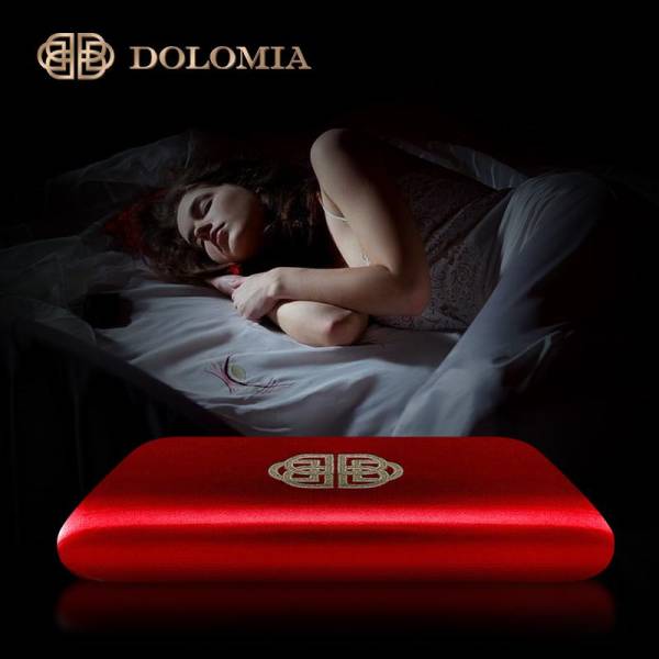 奢侈睡眠枕中的一員DOLOMIA，不斷升級材質實力，在高級制枕領域更勝一籌