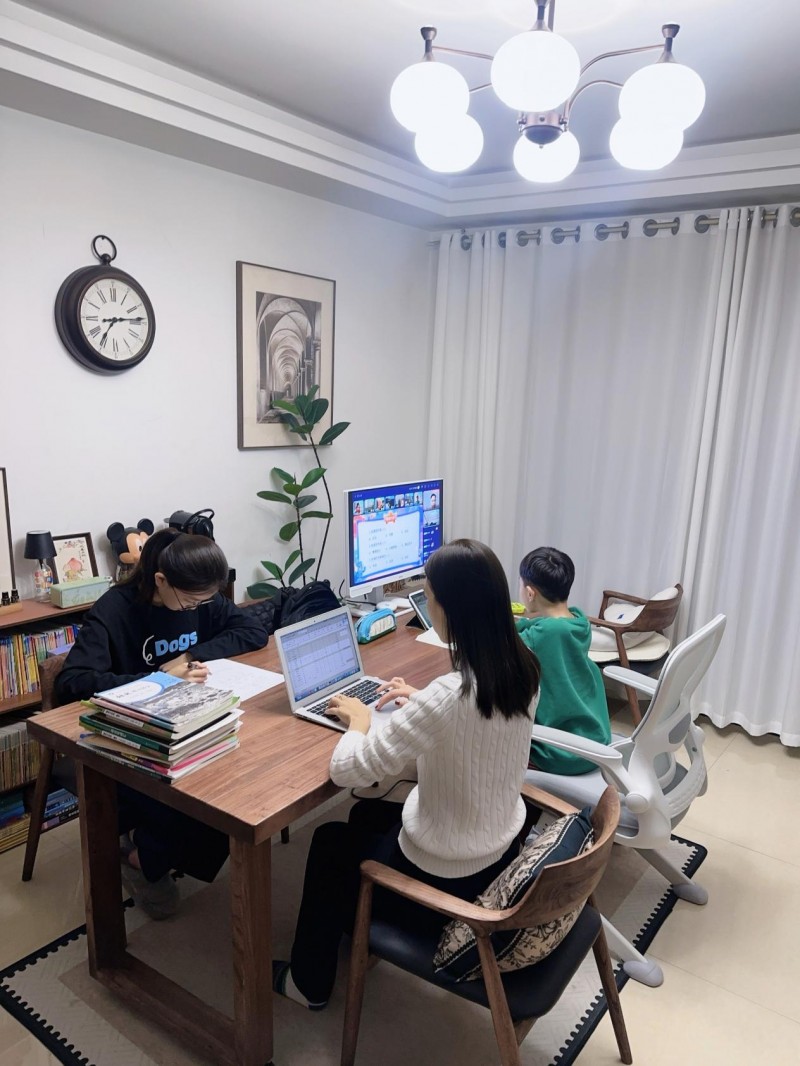 從&ldquo;網(wǎng)紅&rdquo;到&ldquo;長紅&rdquo;，泊逸書桌如何在小紅書火了一年？